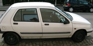 Renault Clio Fidji - photo de la droite